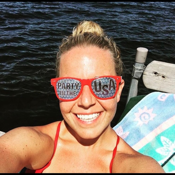 Meet your Posher, Katie - Picture 2 of 3